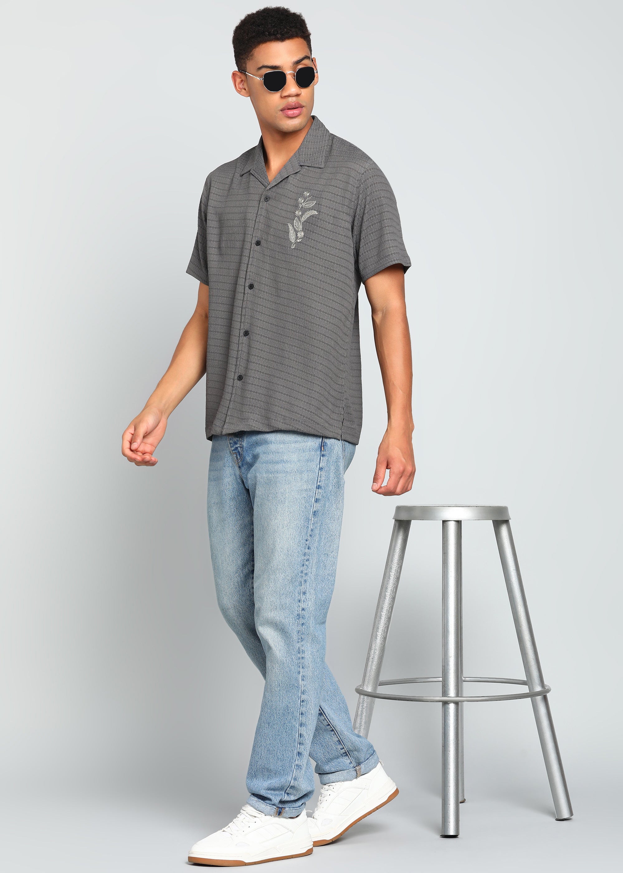Men’s Grey Textured Short-Sleeve Cuban Shirt with Floral Embroidery