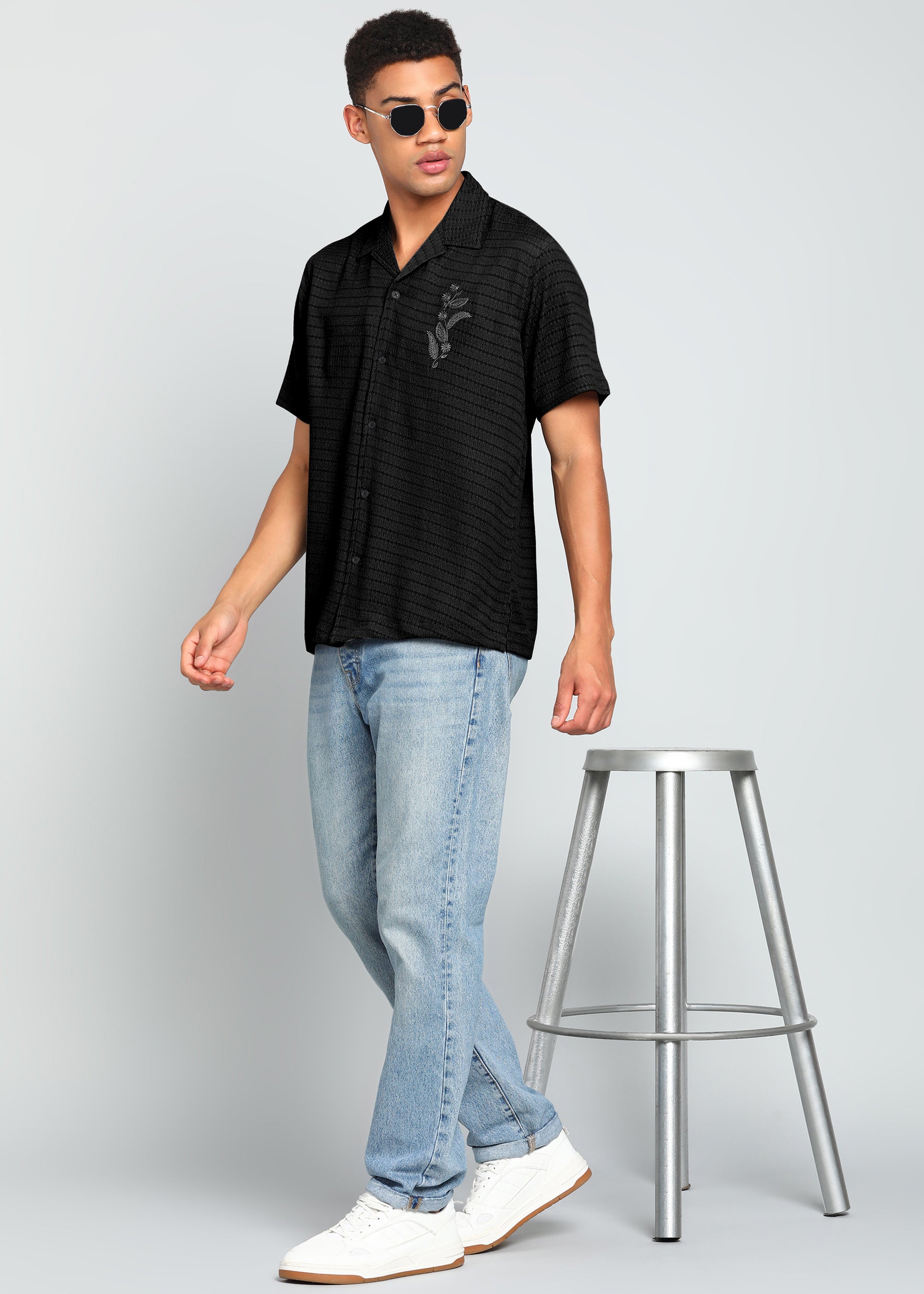 Men’s Black Textured Short-Sleeve Cuban Shirt with Floral Embroidery