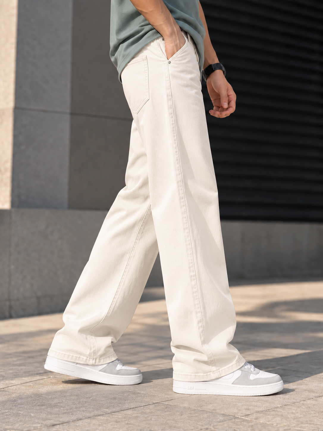 Men's Off-White Solid Wide Leg Denim Jeans – Relaxed Fit