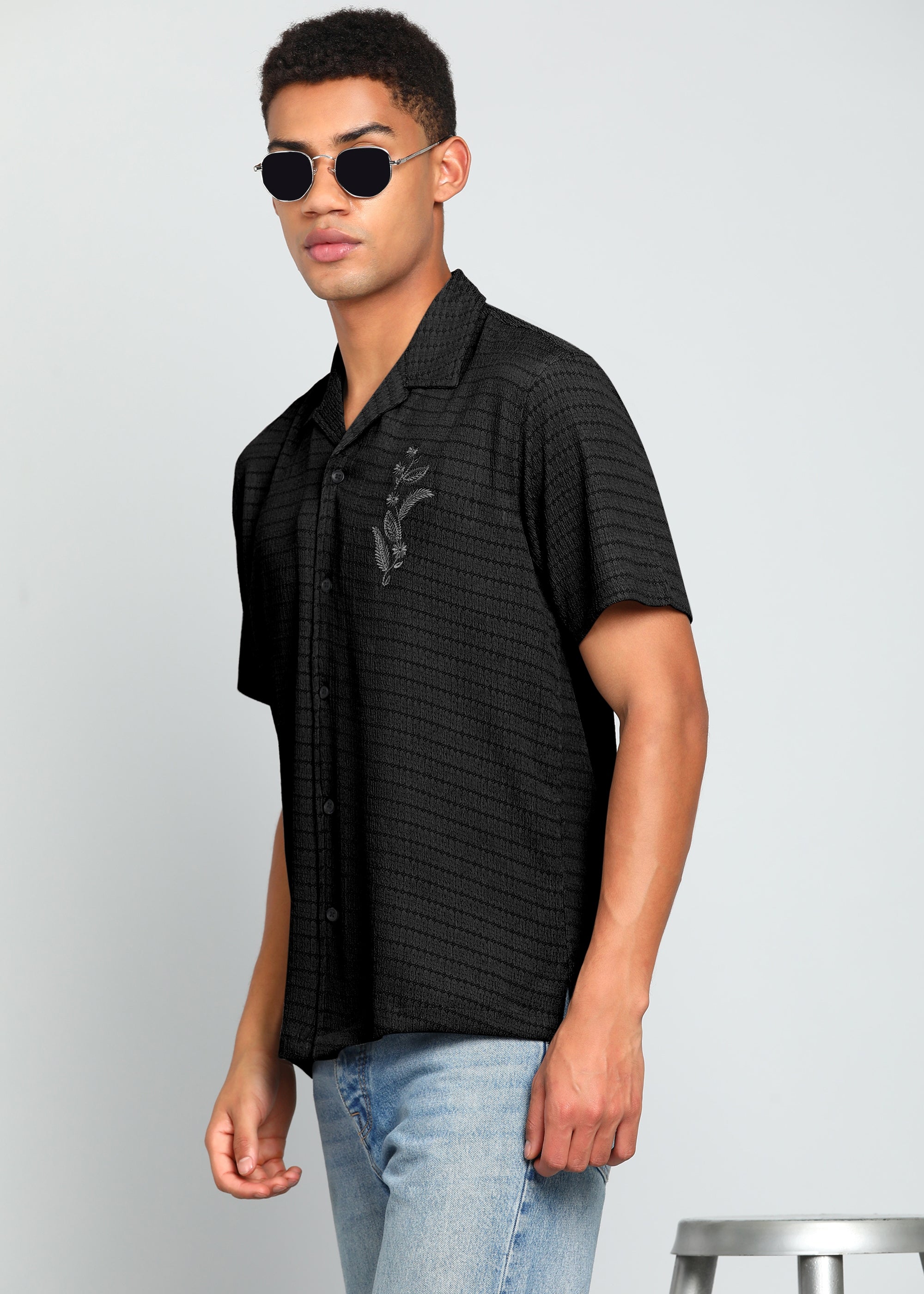 Men’s Black Textured Short-Sleeve Cuban Shirt with Floral Embroidery