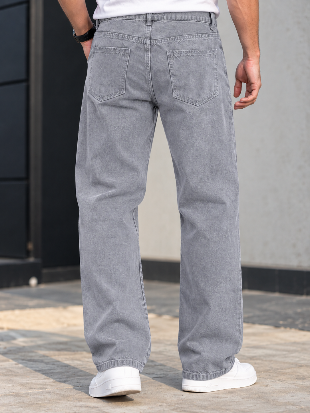Men's Grey Solid Straight Fit Jeans