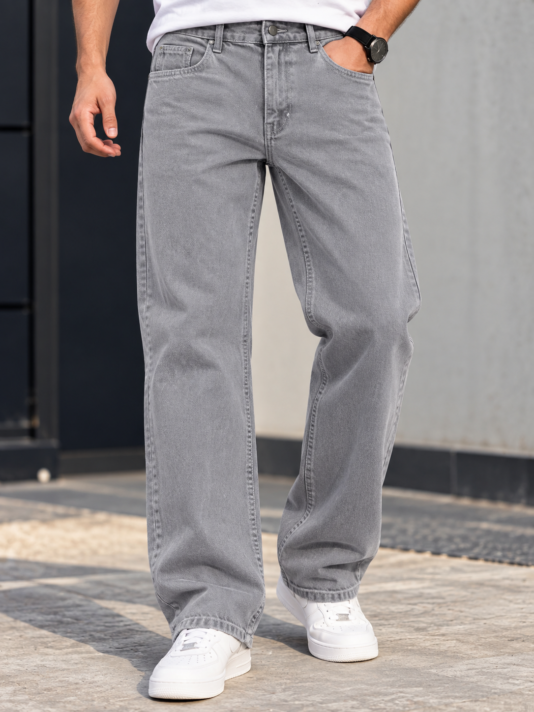 Men's Grey Solid Straight Fit Jeans
