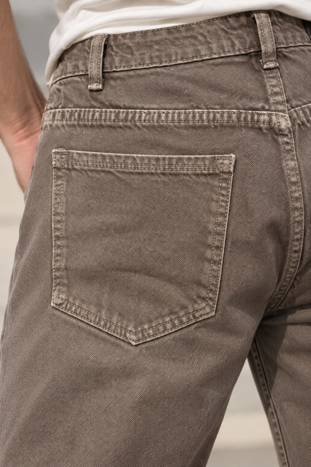 Men's Brown Solid Straight Fit Jeans