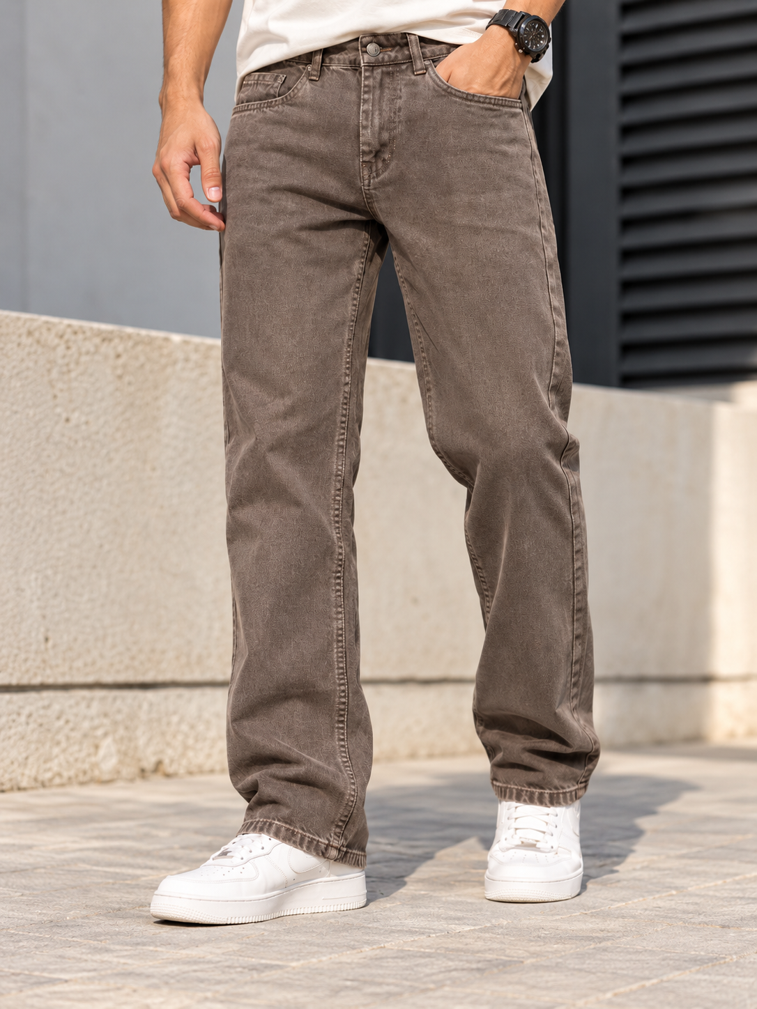 Men's Brown Solid Straight Fit Jeans