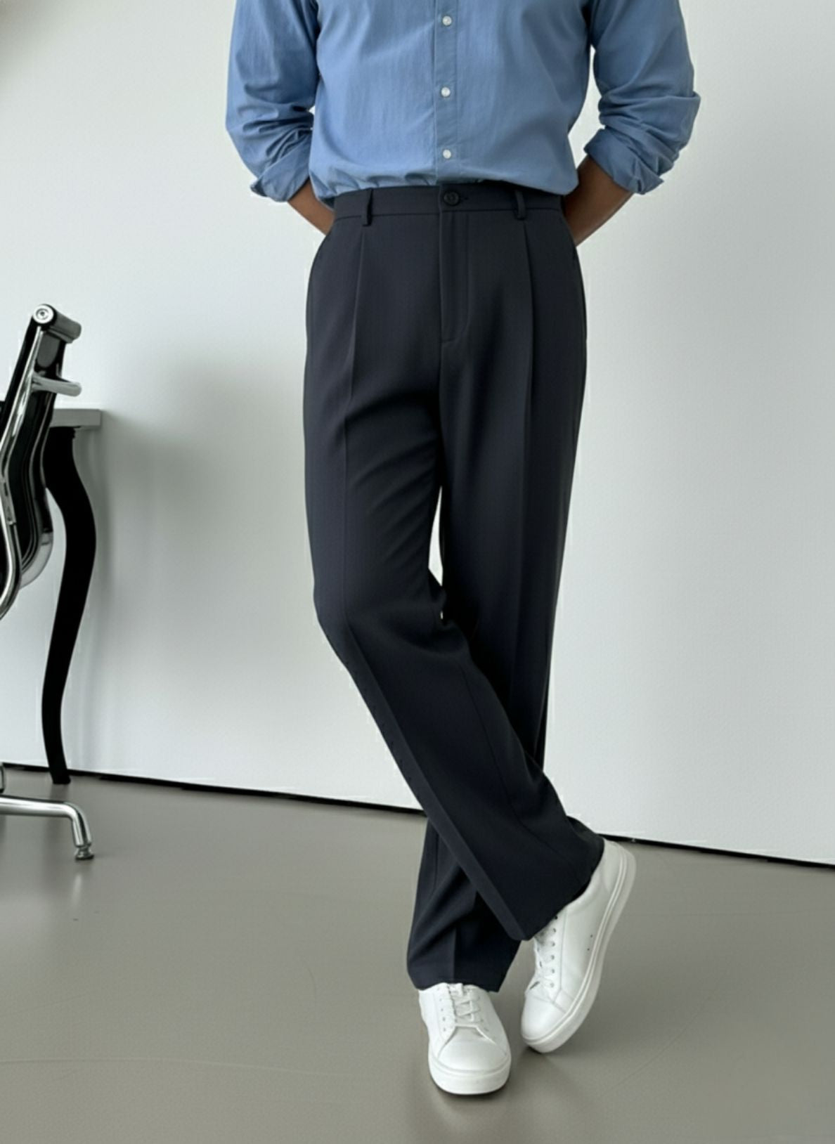 Men's Navy Blue Relaxed Fit Pleated Trousers