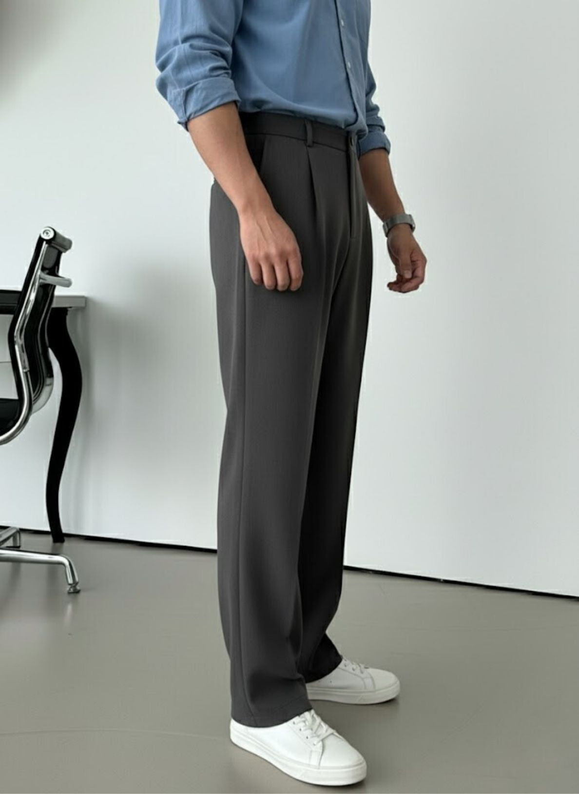 Men's Dark Grey Relaxed Fit Pleated Trousers