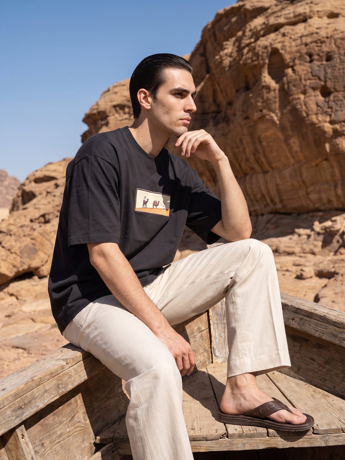 Men's Premium Oversized T-Shirt with Desert Camel Graphic Patch - Black