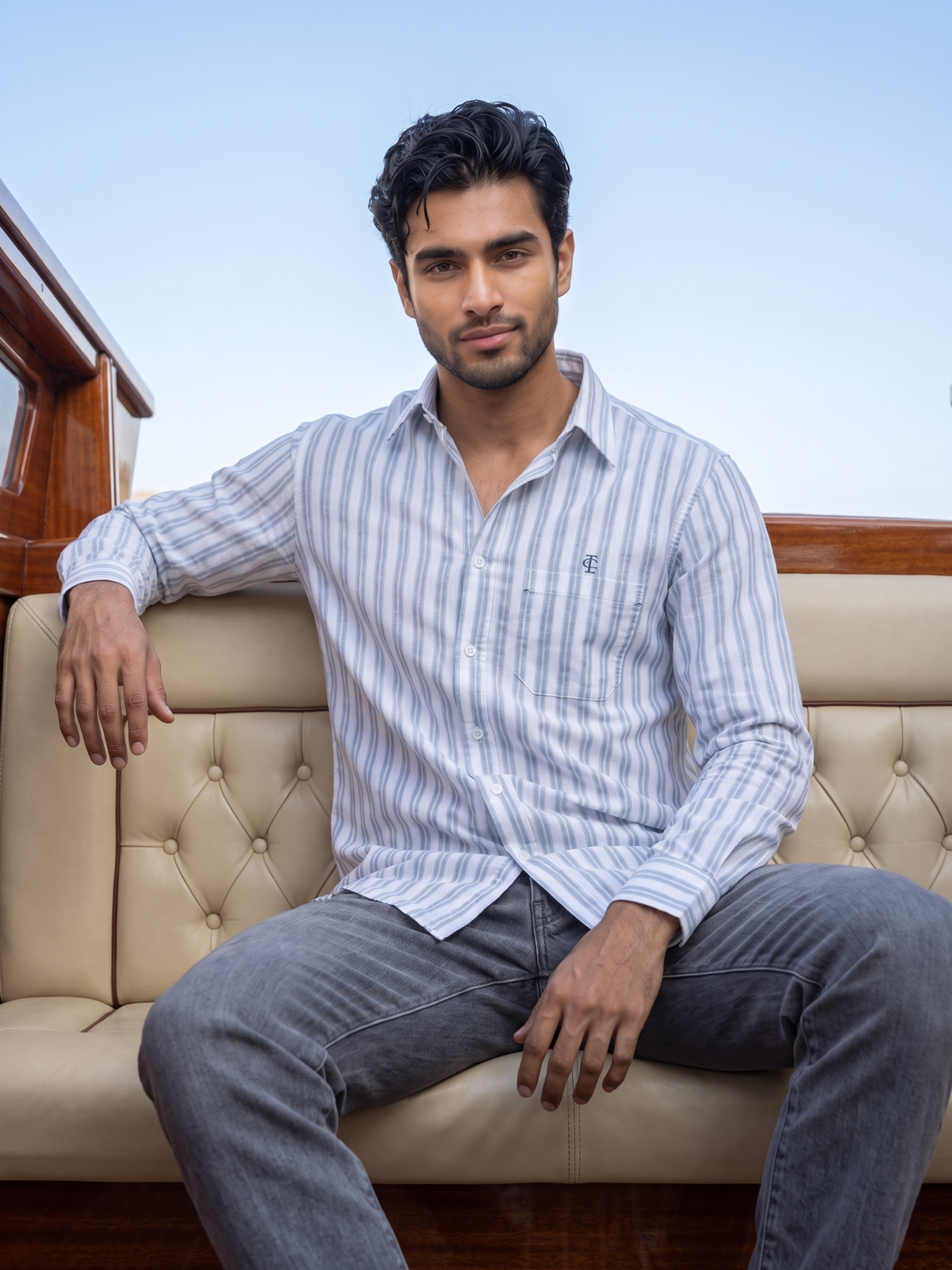 Men's Vertical Striped Casual Shirt
