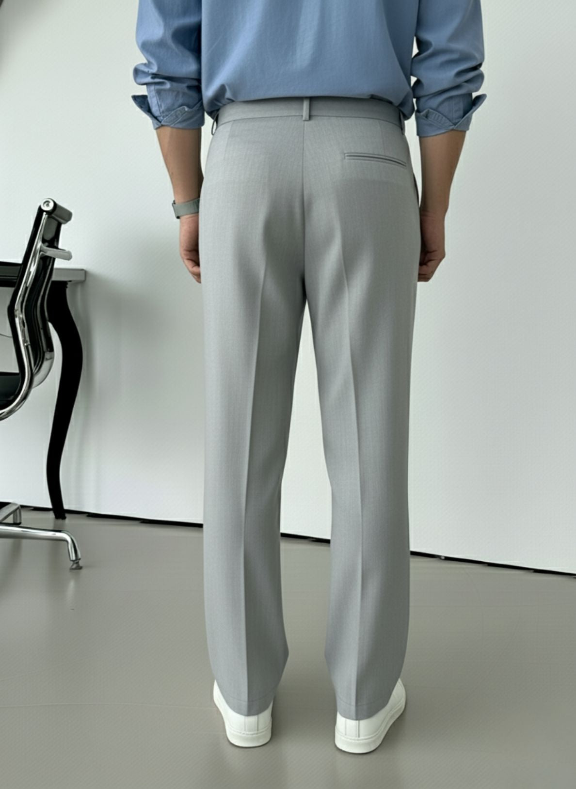 Men's Light Grey Relaxed Fit Pleated Trousers