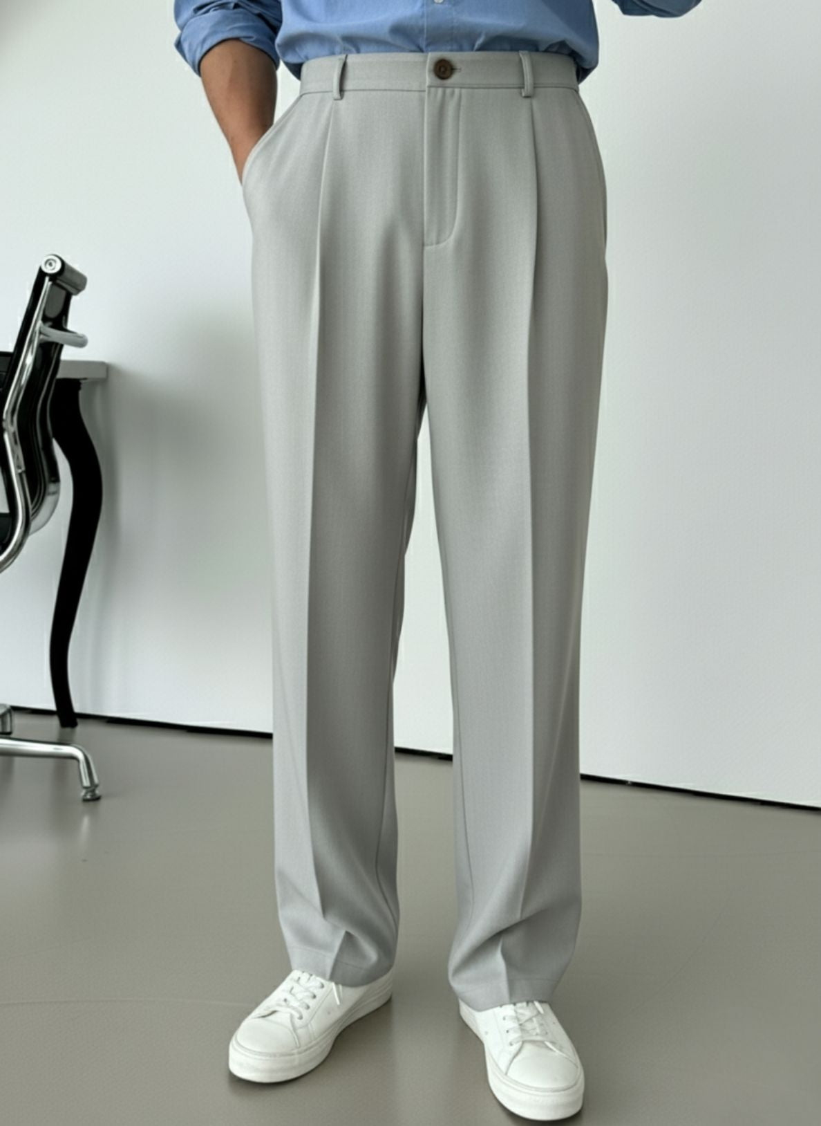 Men's Light Grey Relaxed Fit Pleated Trousers