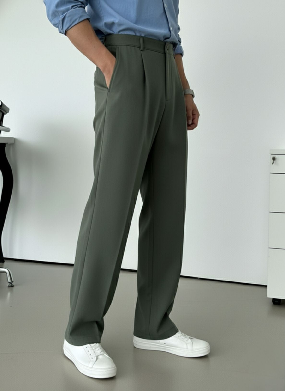 Men's Olive Relaxed Fit Pleated Trousers