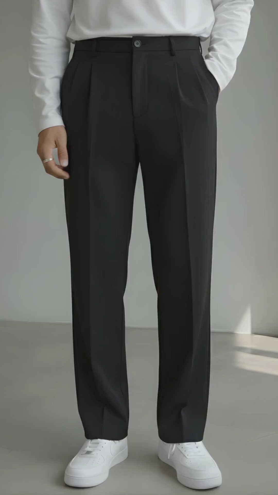 Men's Graphite Black Loose-Fit Korean Trouser